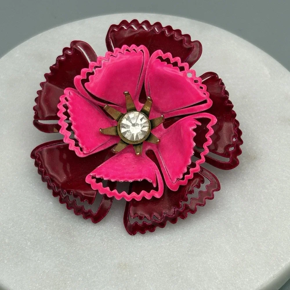 Vintage Enamel Metal Flower Brooch Dimensional Pink MOD Pop Art